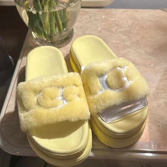 Ugg Yellow Fuzzy Fur Slide Sandals - Picture 1 of 8